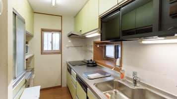 Fridge, microwave, stovetop, cookware/dishes/utensils