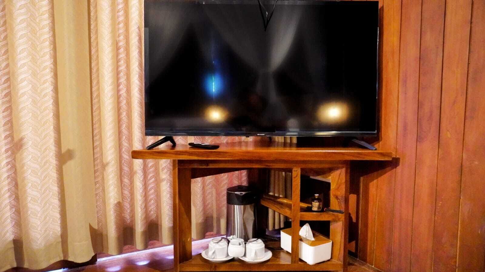 基础别墅 | 办公桌、免费 WiFi、床单