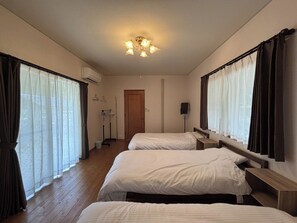 2 室のベッドルーム、WiFi (無料)、ベッドシーツ