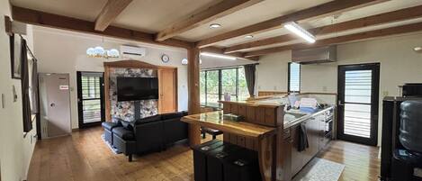 المنشأة من الداخل