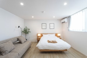 3 habitaciones, escritorio, wifi gratis y ropa de cama