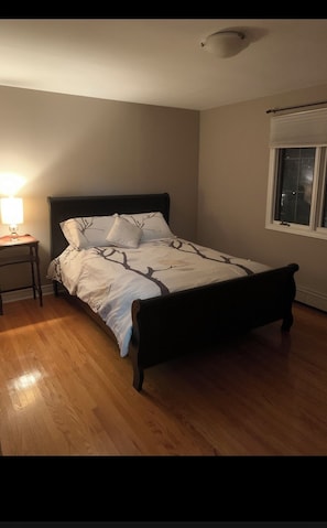 5 bedrooms, iron/ironing board, free WiFi, bed sheets