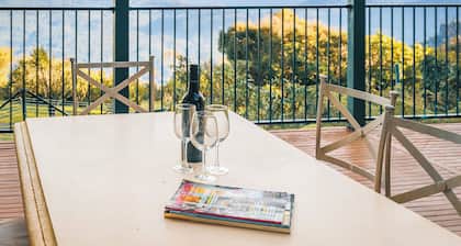 Blue Mountains Rhapsody - Point Blank Views Clifftop