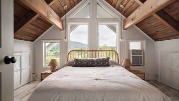 4 bedrooms, iron/ironing board, travel crib, WiFi