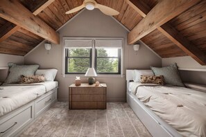 4 bedrooms, desk, iron/ironing board, travel cot
