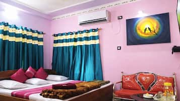 Habitación estándar doble, Aire acondicionado | Ropa de cama hipoalergénica, caja fuerte, escritorio