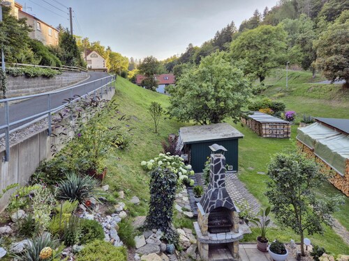 Ferienhaus mit Balkon & Garten im Thüringer Wald