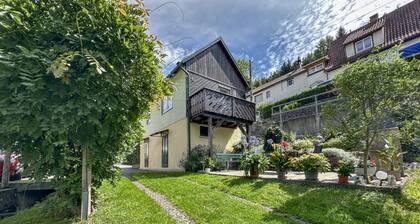 Ferienhaus mit Balkon & Garten im Thüringer Wald