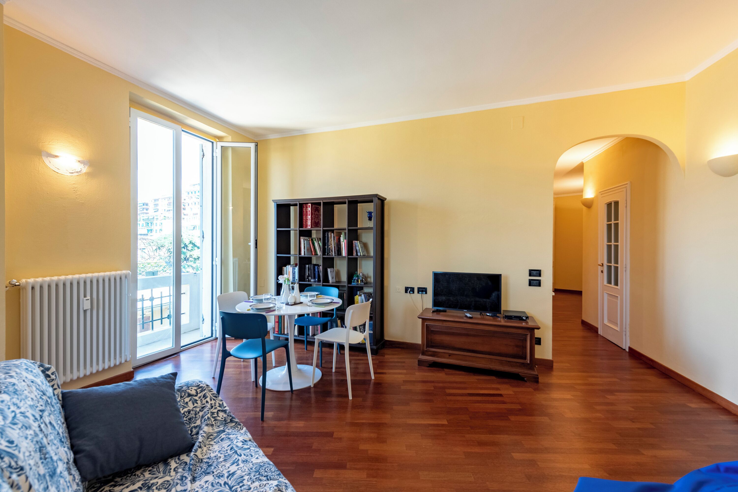 Family Apartment, Multiple Bedrooms (Lovely Apartment Via Nizza) | Living area