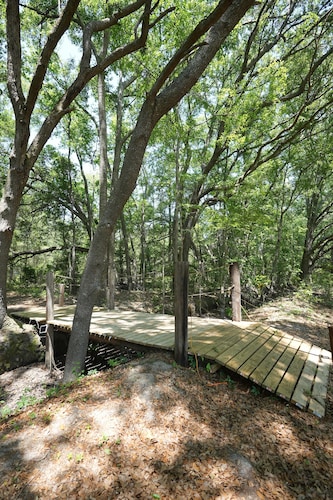 Lowcountry Orchard Getaway: 4-bedroom house in lovely Yemassee, SC Sleeps 12