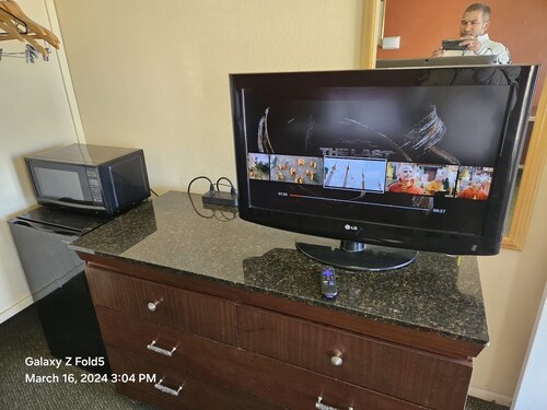 330 per week Room with fridge and microwave restaurant grocery shop bar Near by