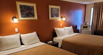 330 per week Room with fridge and microwave restaurant grocery shop bar Near by