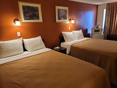 330 per week Room with fridge and microwave restaurant grocery shop bar Near by