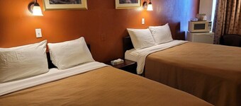 330 per week Room with fridge and microwave restaurant grocery shop bar Near by