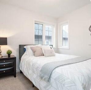 3 bedrooms, internet, bed sheets