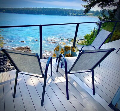 Oceanspray:2-bdrm apartment where you'll feel the ocean spray!