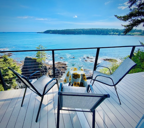 Oceanspray:2-bdrm apartment where you'll feel the ocean spray!