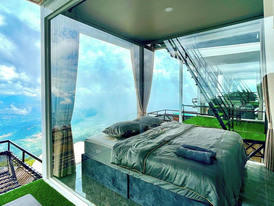 Mirror House | Free WiFi