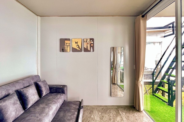 Mirror House