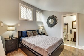 3 bedrooms, iron/ironing board, internet, bed sheets