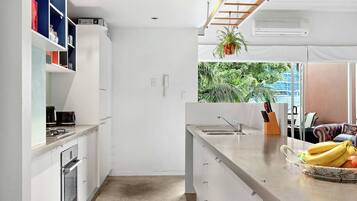 Fridge, microwave, oven, stovetop