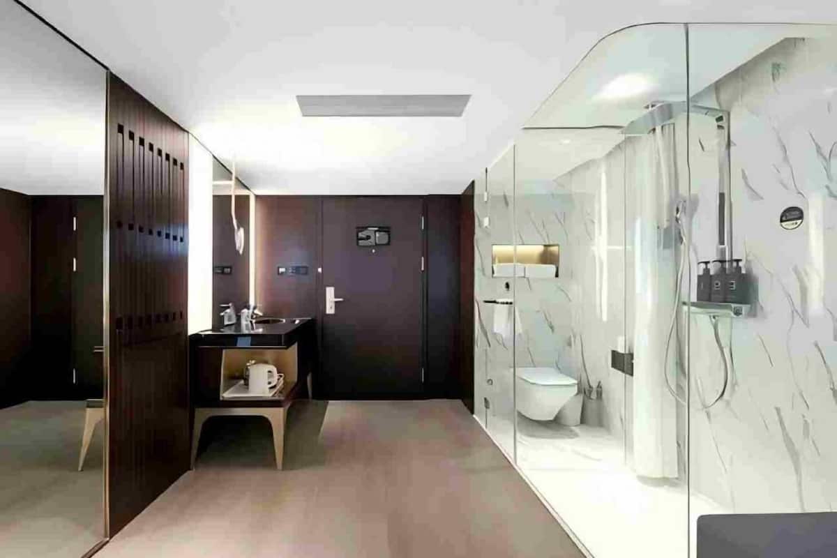 Basic Double Room | Blackout drapes, soundproofing, iron/ironing board, free WiFi