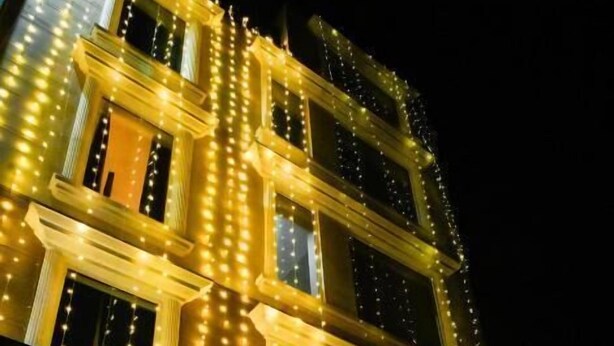 A hotel with a sign reading "Hotel Infraview" and "Comfort Meets Elegance." - HOTEL INFRAVIEW (Dera Bassi)