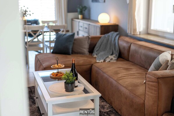 TV, bøker og kontorer