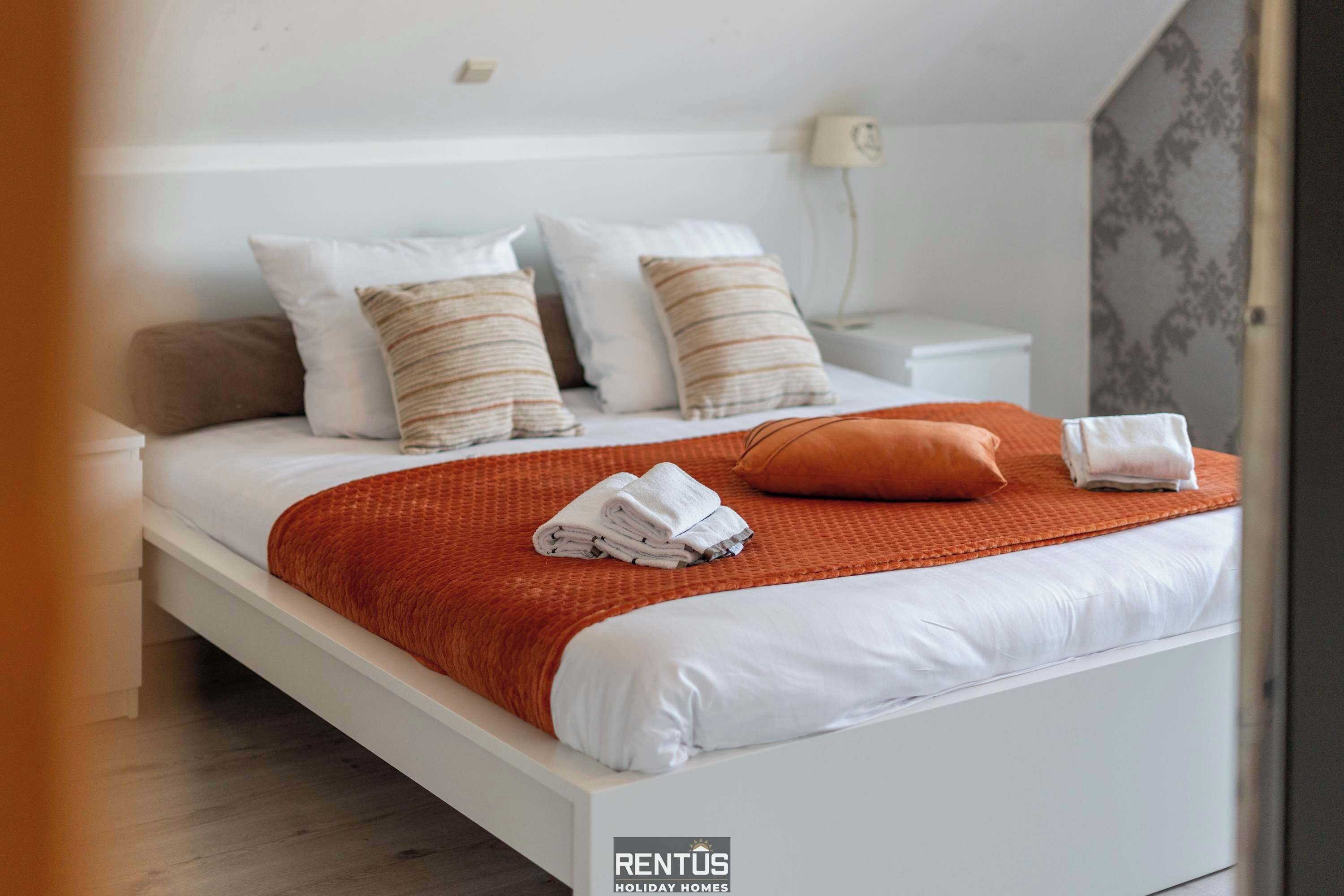 4 Schlafzimmer, Schreibtisch, Bügeleisen/Bügelbrett, WLAN