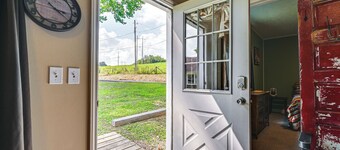 4 Mi to Ohio River: Quiet Guest House w/ Yard!