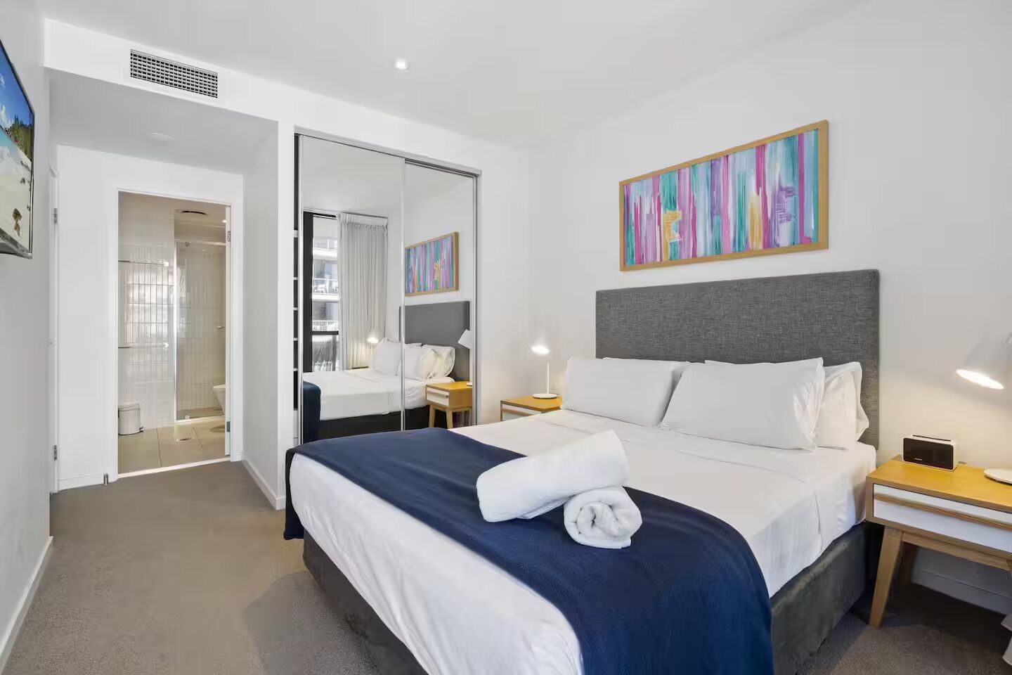 Apartamento luxo, ar-condicionado, vista para o oceano | Ferros/tábuas de passar roupa, Wi-Fi de cortesia