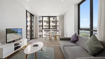 Deluxe Apartment, Air conditioning, Ocean View | Living area