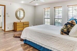 3 bedrooms, iron/ironing board, Internet, bed sheets