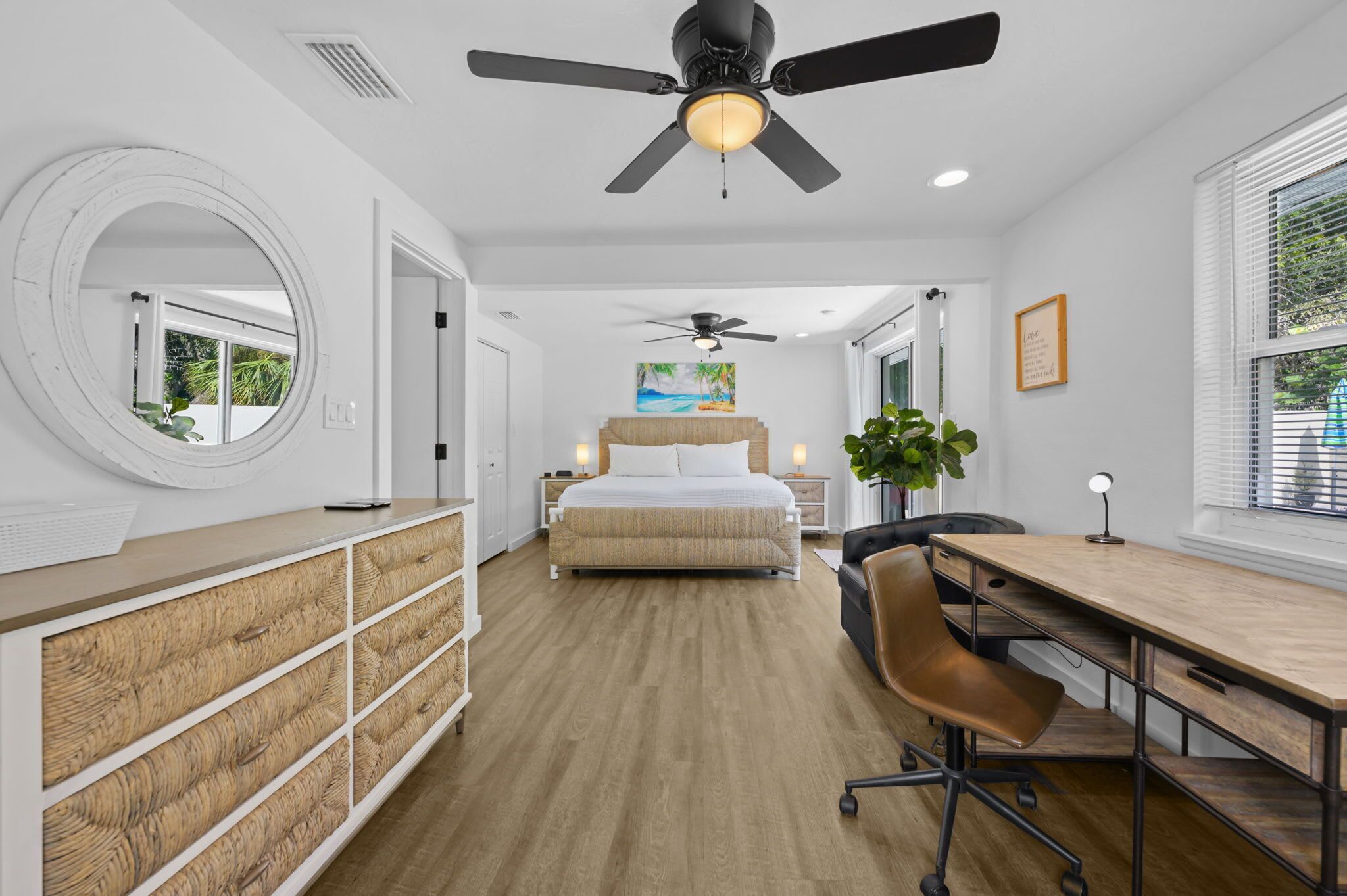 3 bedrooms, desk, iron/ironing board, travel cot