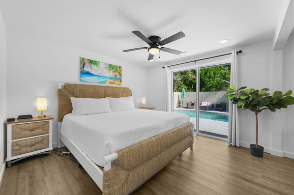 3 bedrooms, desk, iron/ironing board, travel crib