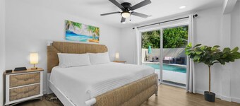Sleeps 6 • Private Pool • Fire Pit • Game House