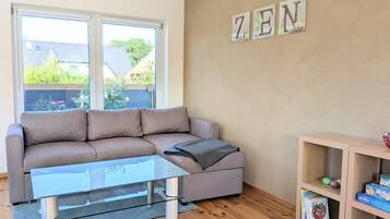 Fernseher, Kamin, Stereoanlage