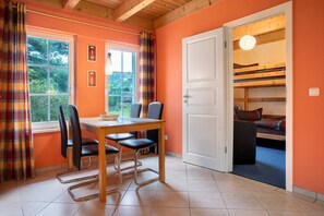 Dining - Holiday Home 'Am Hünengrab' with Shared Terrace (Lütow)