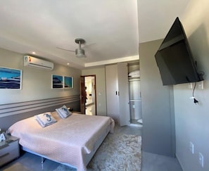 5 bedrooms, iron/ironing board, Internet