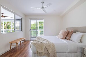 3 habitaciones, tabla de planchar con plancha, cuna de viaje y wifi 