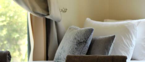 2 bedrooms, in-room safe, iron/ironing board, free WiFi