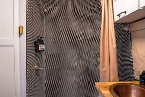Hair dryer, towels, soap, toilet paper - Airstream  Close to DT PHX  Fully Loaded (Phoenix)