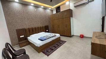 Deluxe Room | Free WiFi