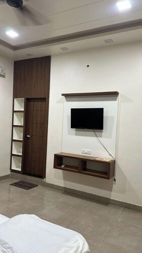 The Divine Cloud Inn