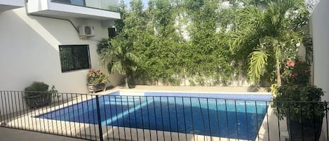 屋外プール