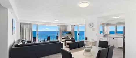 Luxury Apartment, Ocean View, Beachfront | Living area