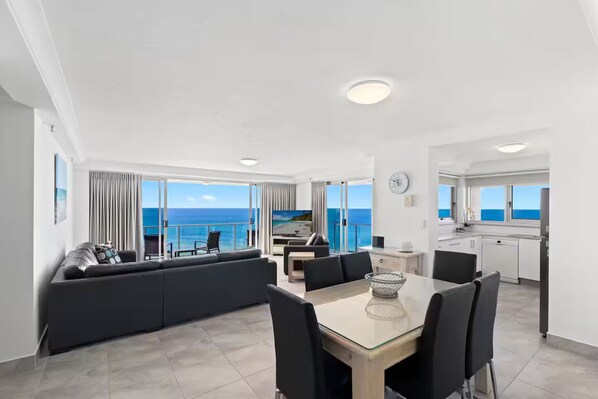 Luxury Apartment, Ocean View, Beachfront | Living area