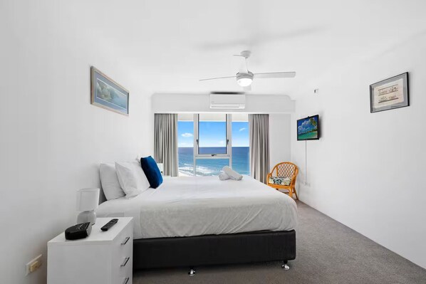 Luxury Apartment, Ocean View, Beachfront | Iron/ironing board, free WiFi