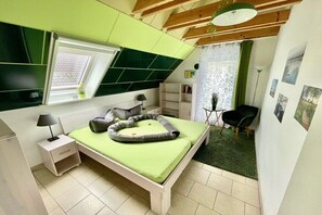 3 bedrooms, free WiFi, bed sheets