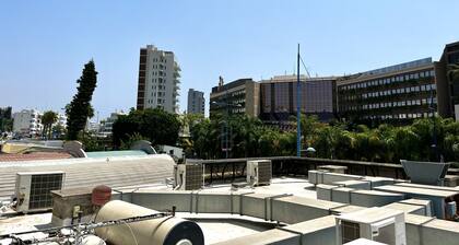 157 LIM - Stay Sunsea Studio